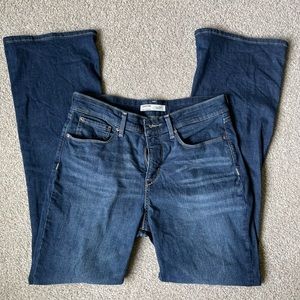 Levi’s Totally Shaping Bootcut 10